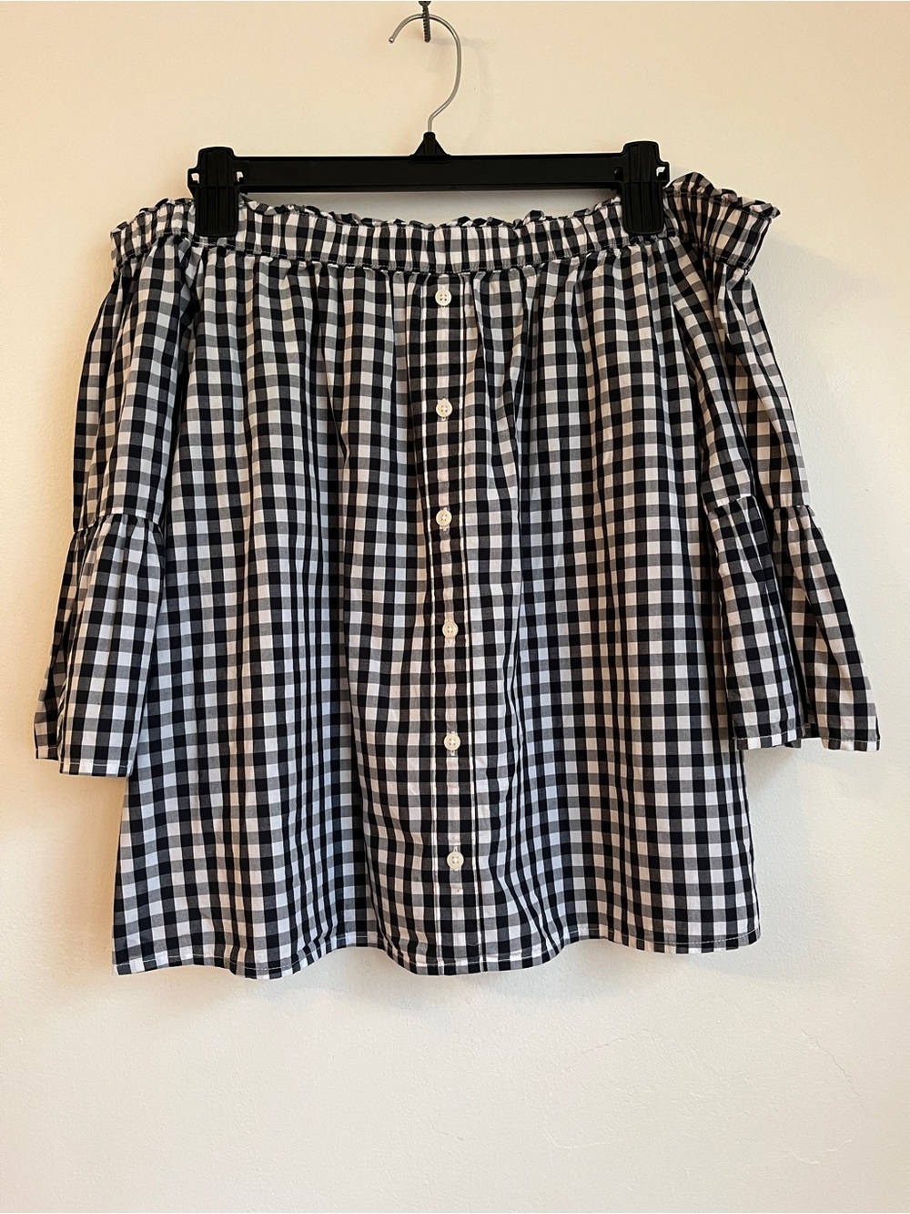 Abercrombie & Fitch Black and White Off-Shoulder Blouse M Cotton light pullover
